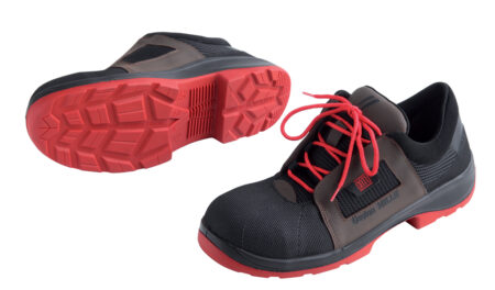 Safety Shoes with Insulating Sole